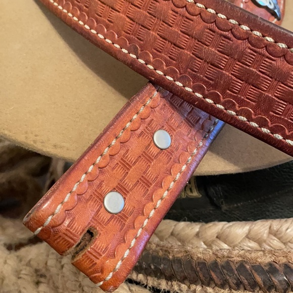 Cowboy Gear Handmade Leather / Rawhide Belt - Picture 3 of 8